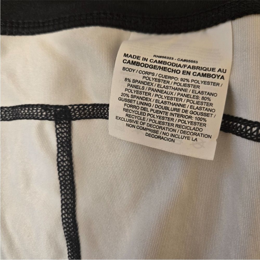 Nike Black and White Dri-FIT Leggings - Picture 6 of 8